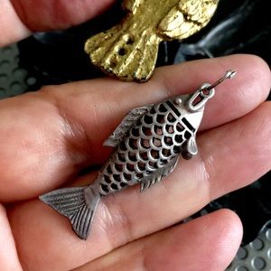🖤Vtg sterling silver handmade fish pendant
